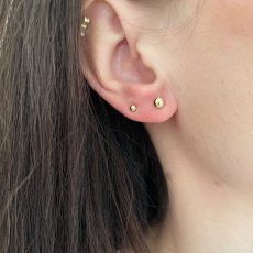 Vlevo 3 mm a vpravo 5 mm